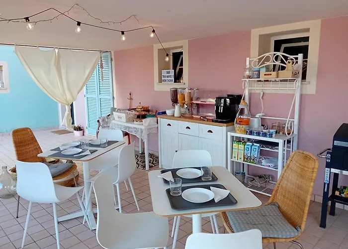 B&B Tra Colline Marchigiane - Sauna E Piscina